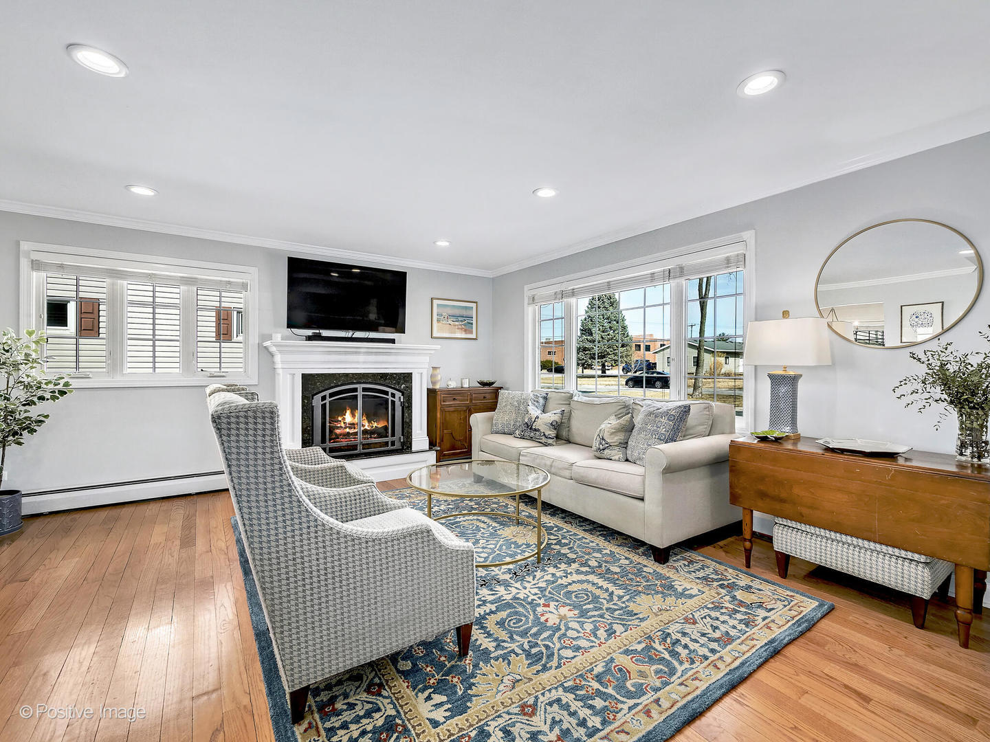 410 AURORA Way