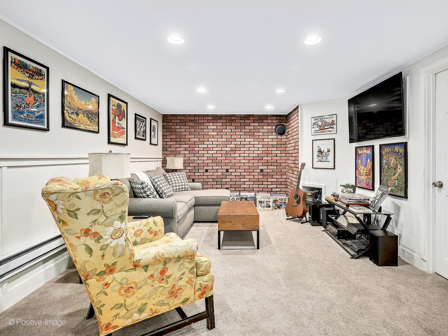 410 AURORA Way