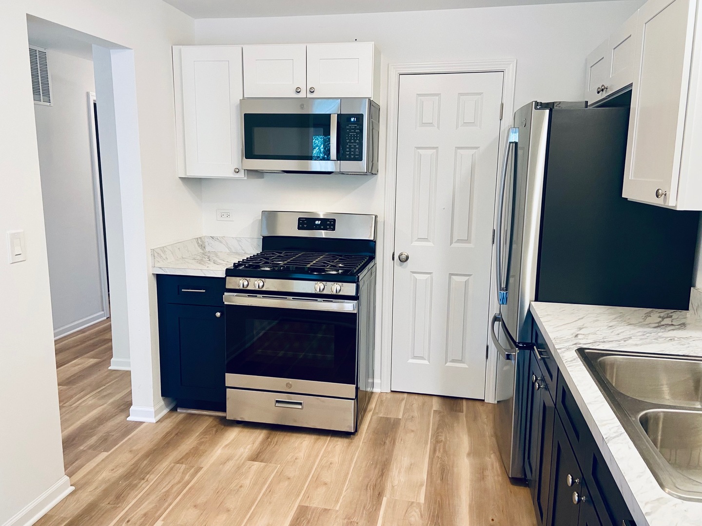 0N111 Windermere Street Unit: 2103