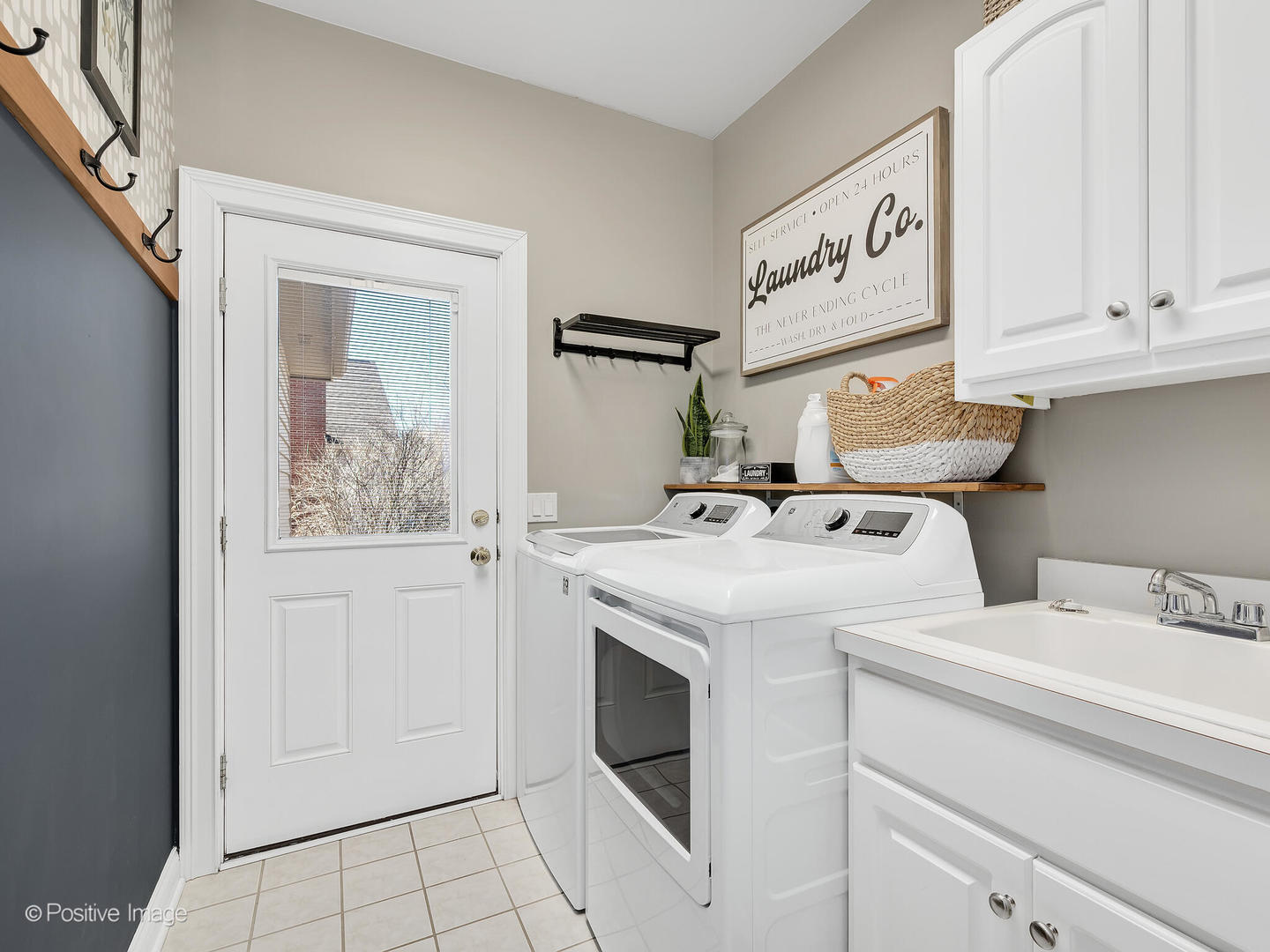 26w352 Torrey Pines Court