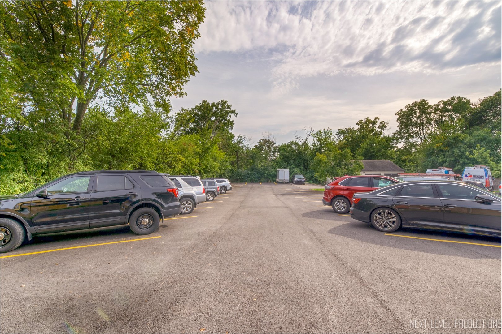 402 E ROOSEVELT Road