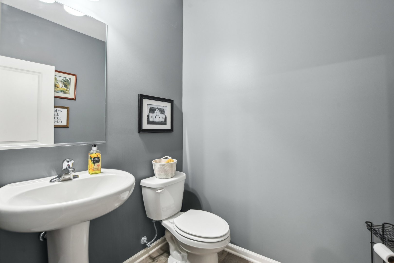 2528 Anna Maria Lane
