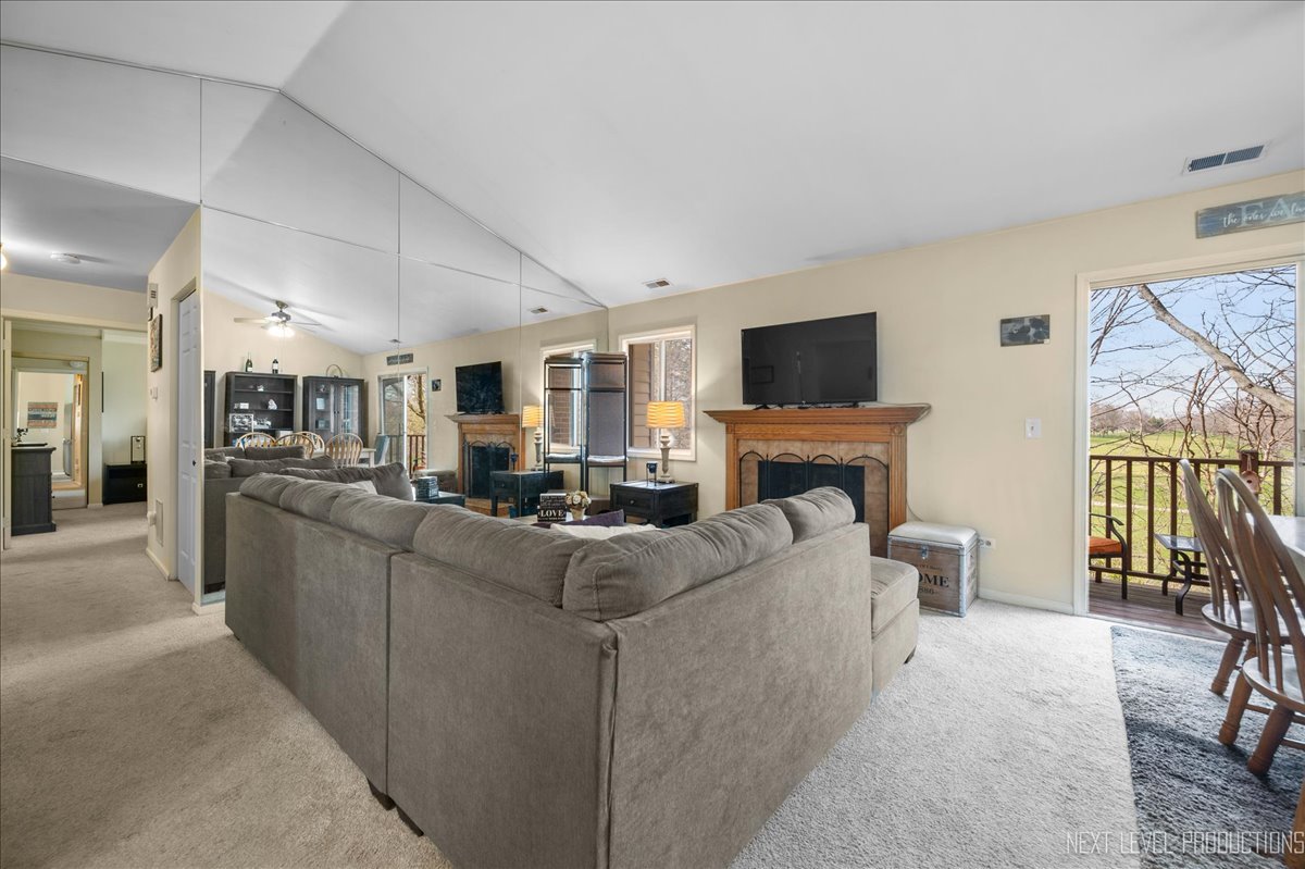 362 Sandhurst Circle Unit: 8