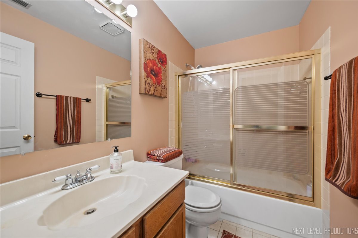 362 Sandhurst Circle Unit: 8