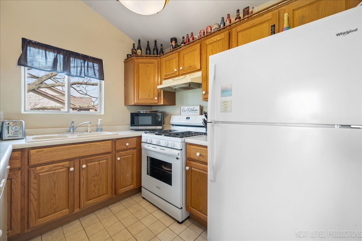 362 Sandhurst Circle Unit: 8