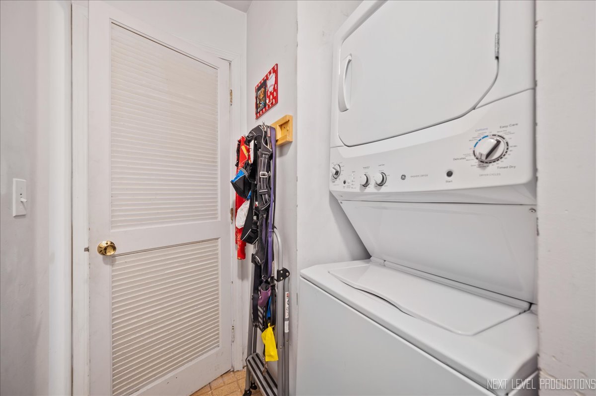 362 Sandhurst Circle Unit: 8