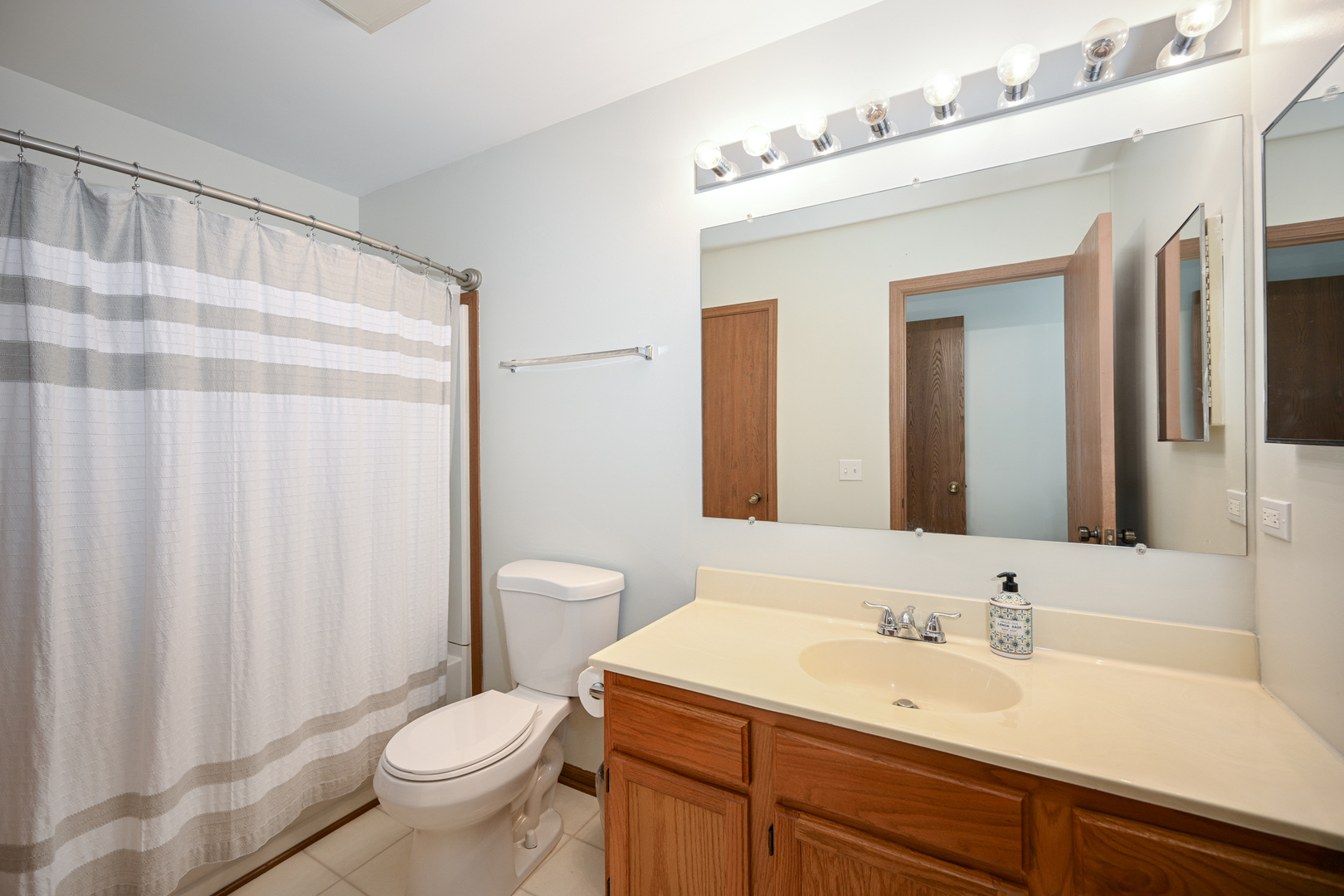 2S780 Grove Lane Unit: 26-A