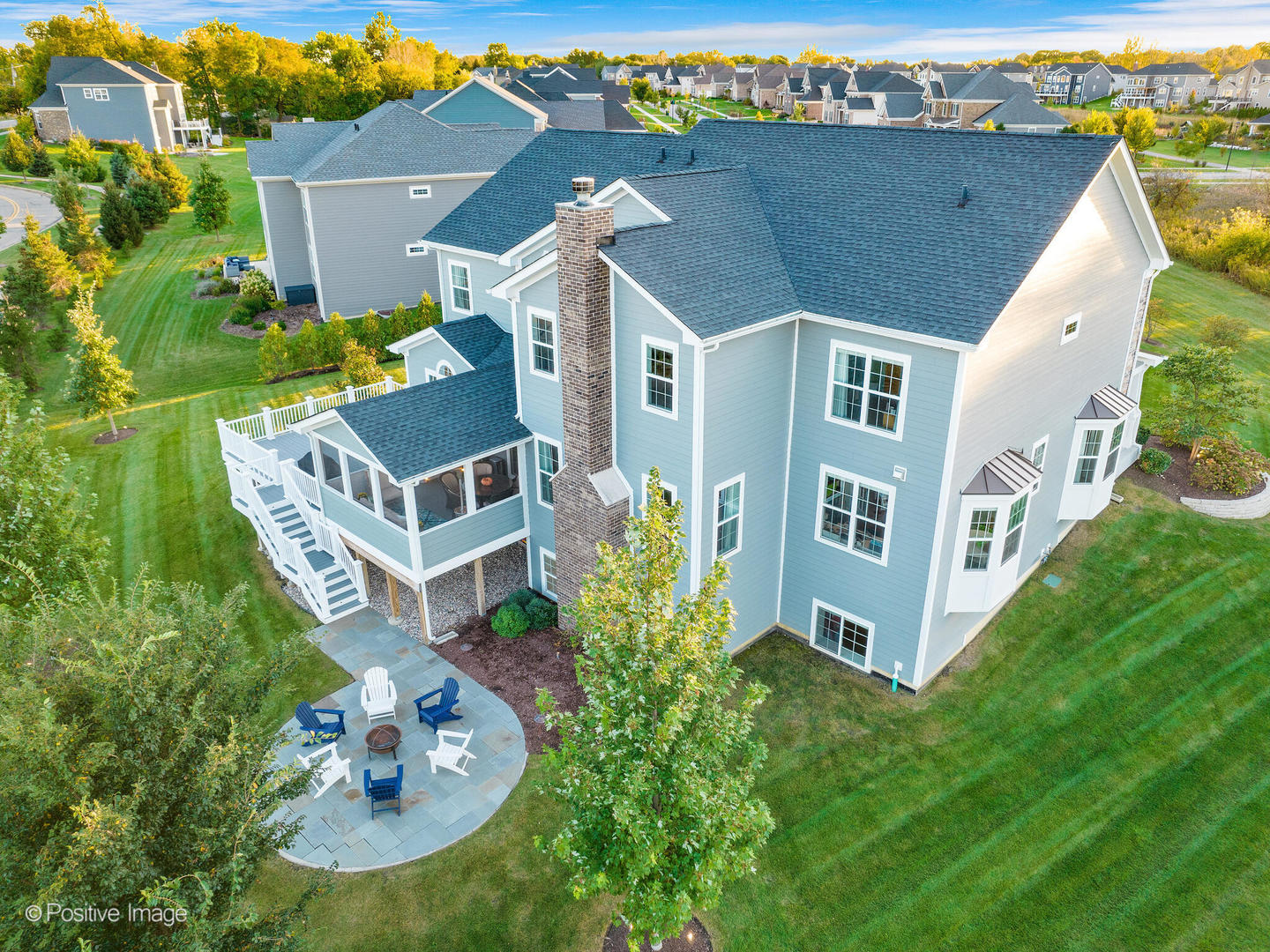 410 JOSLYN Way