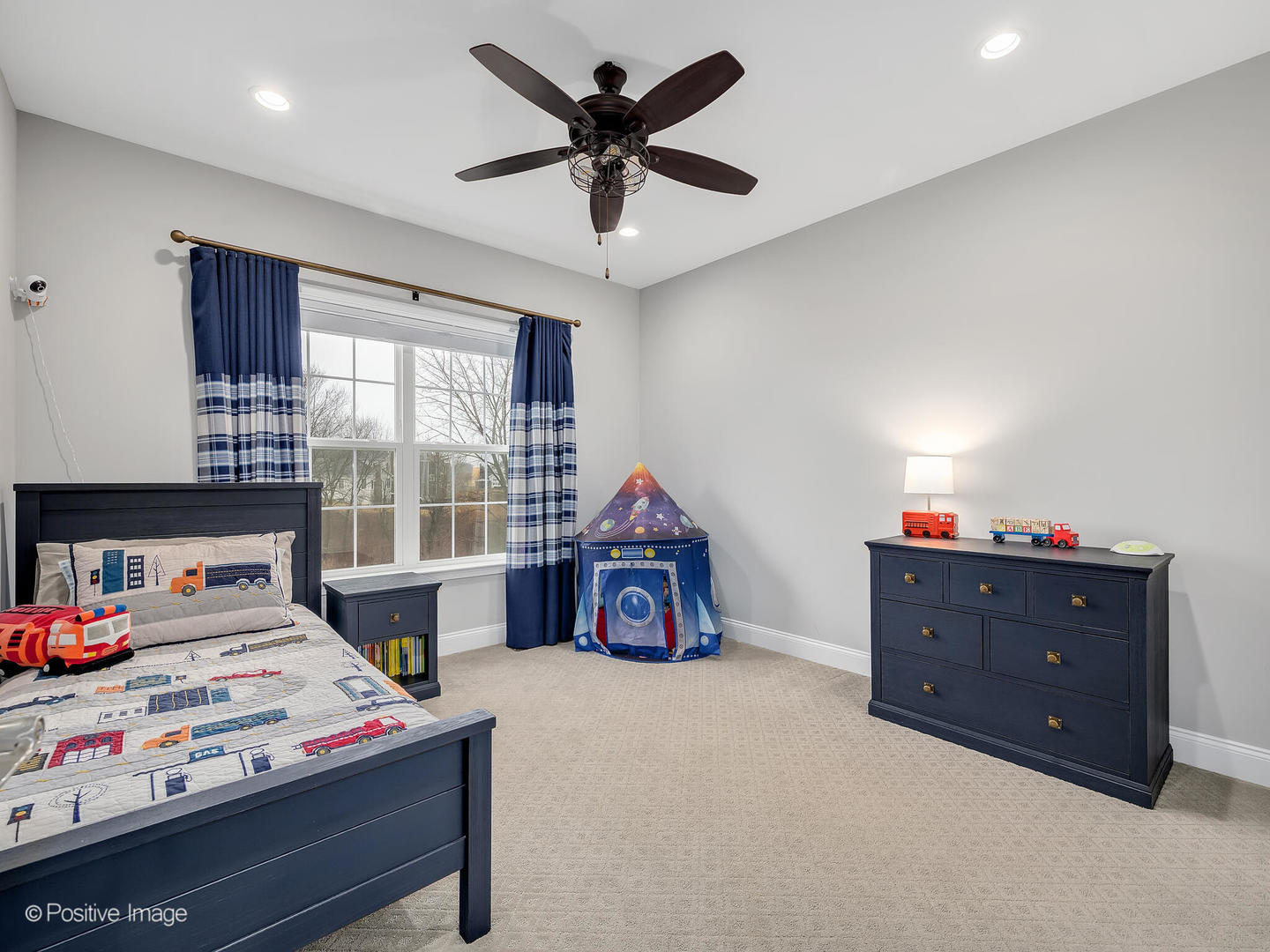 410 JOSLYN Way