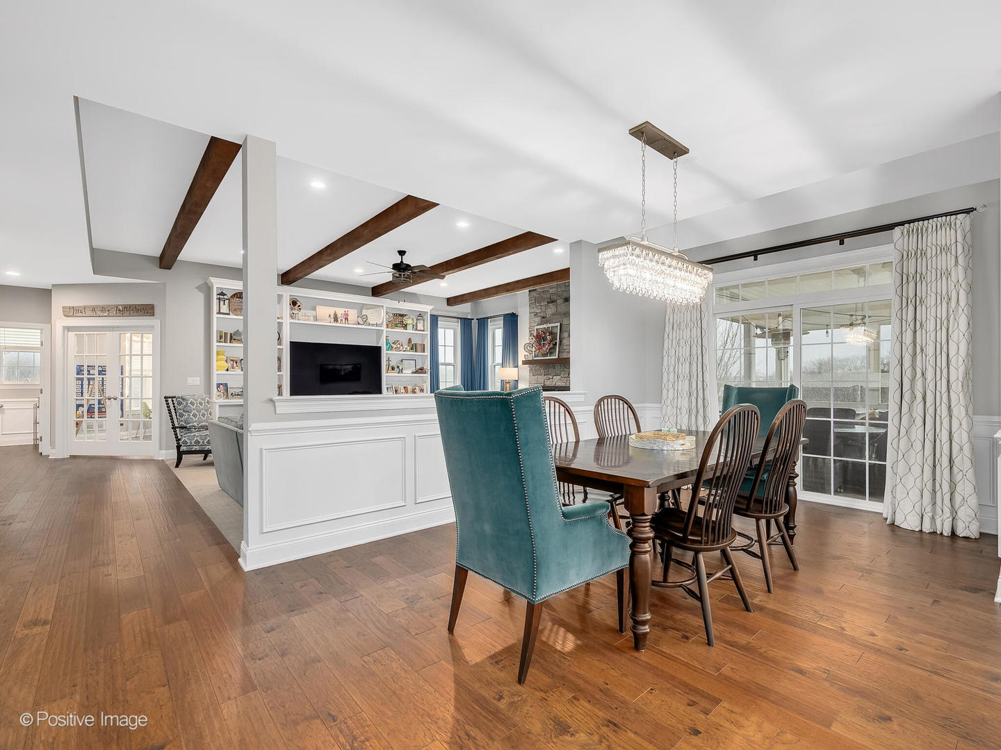 410 JOSLYN Way