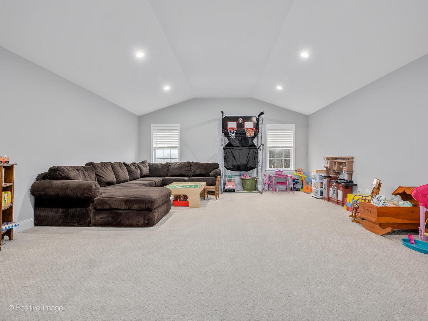 410 JOSLYN Way