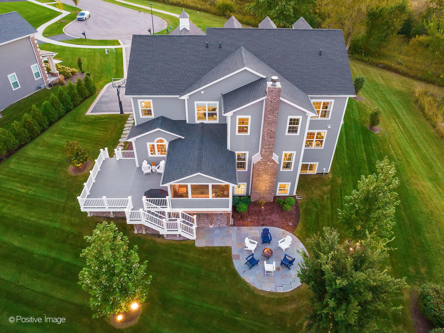 410 JOSLYN Way