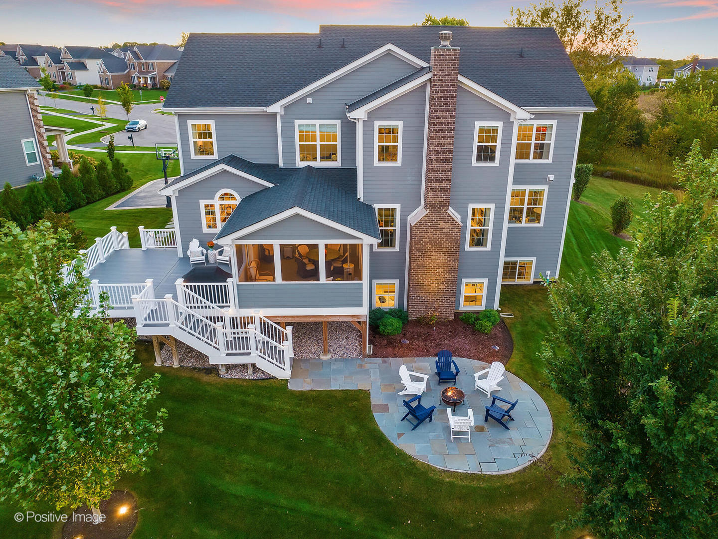 410 JOSLYN Way