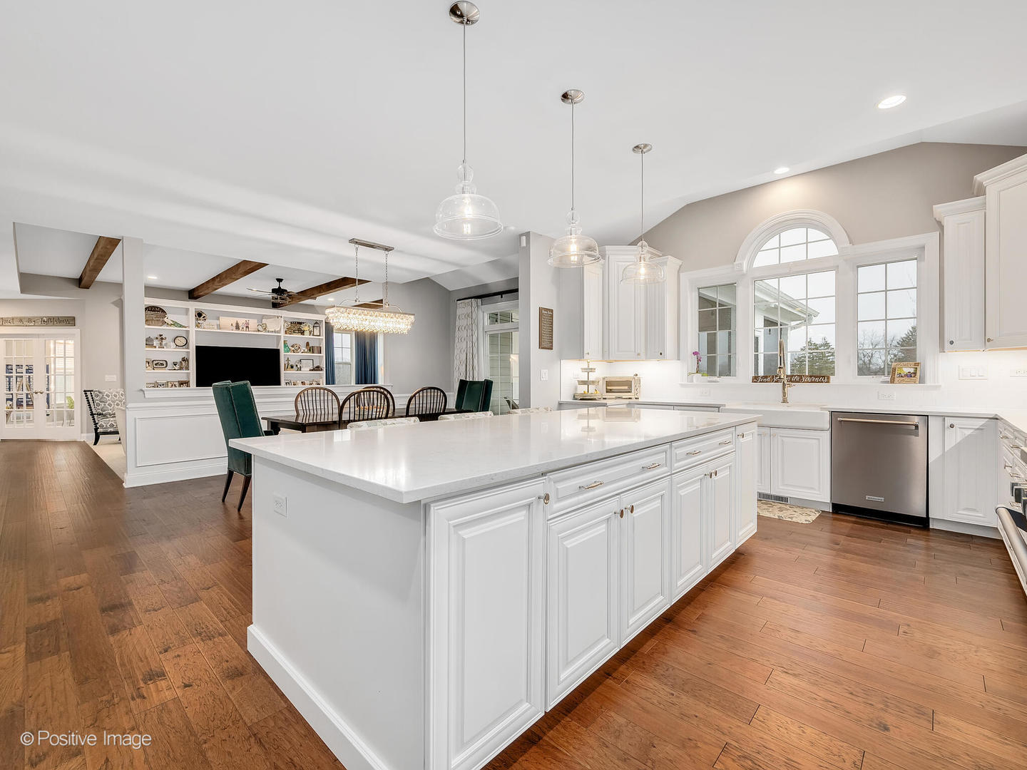 410 JOSLYN Way