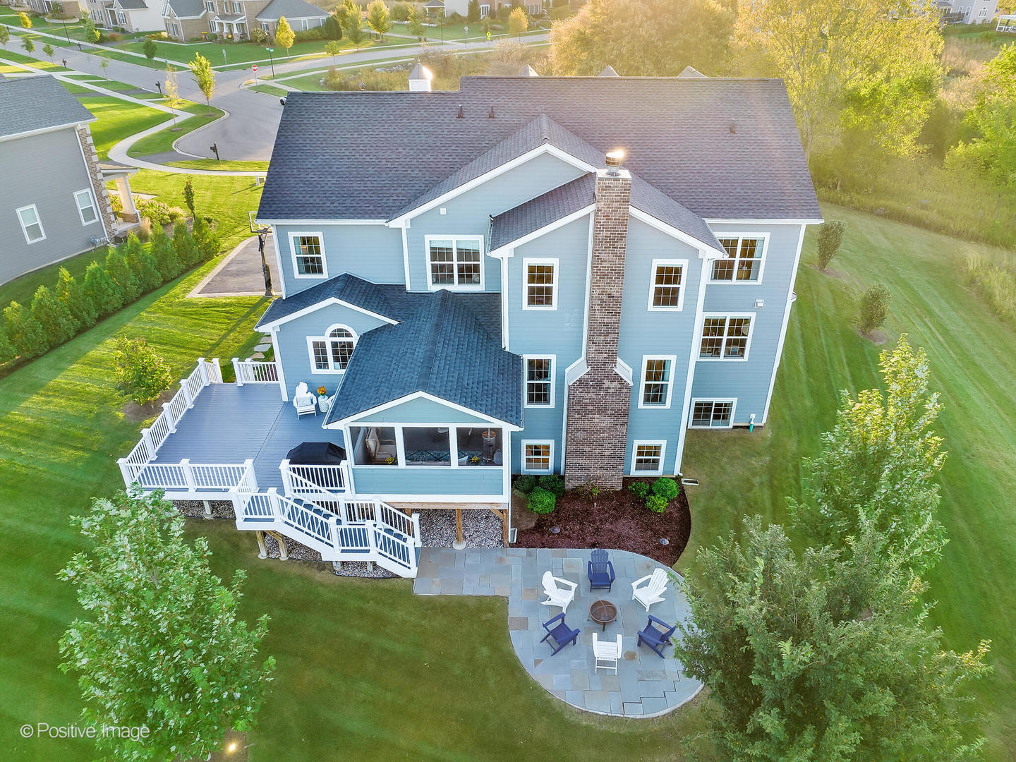410 JOSLYN Way