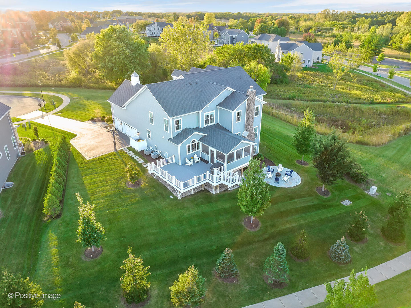 410 JOSLYN Way