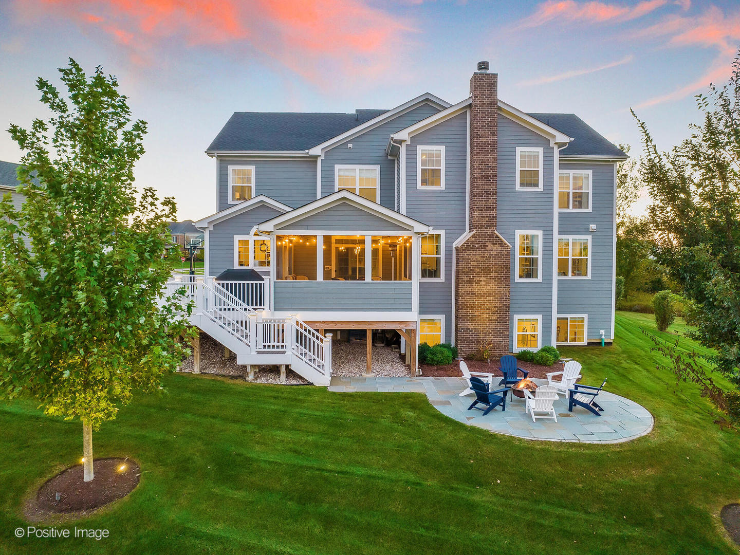 410 JOSLYN Way