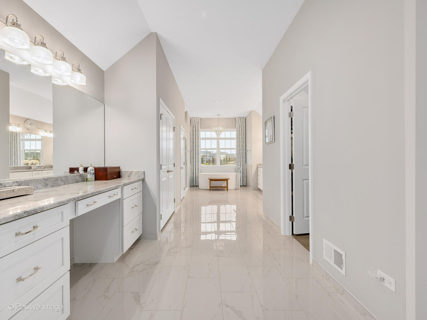 410 JOSLYN Way