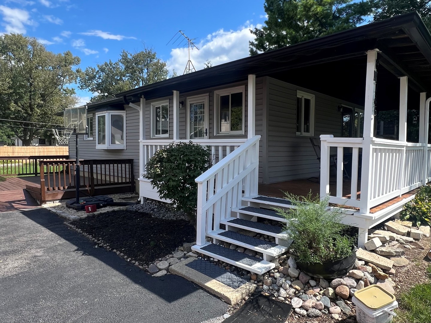 0N765 Darling Street