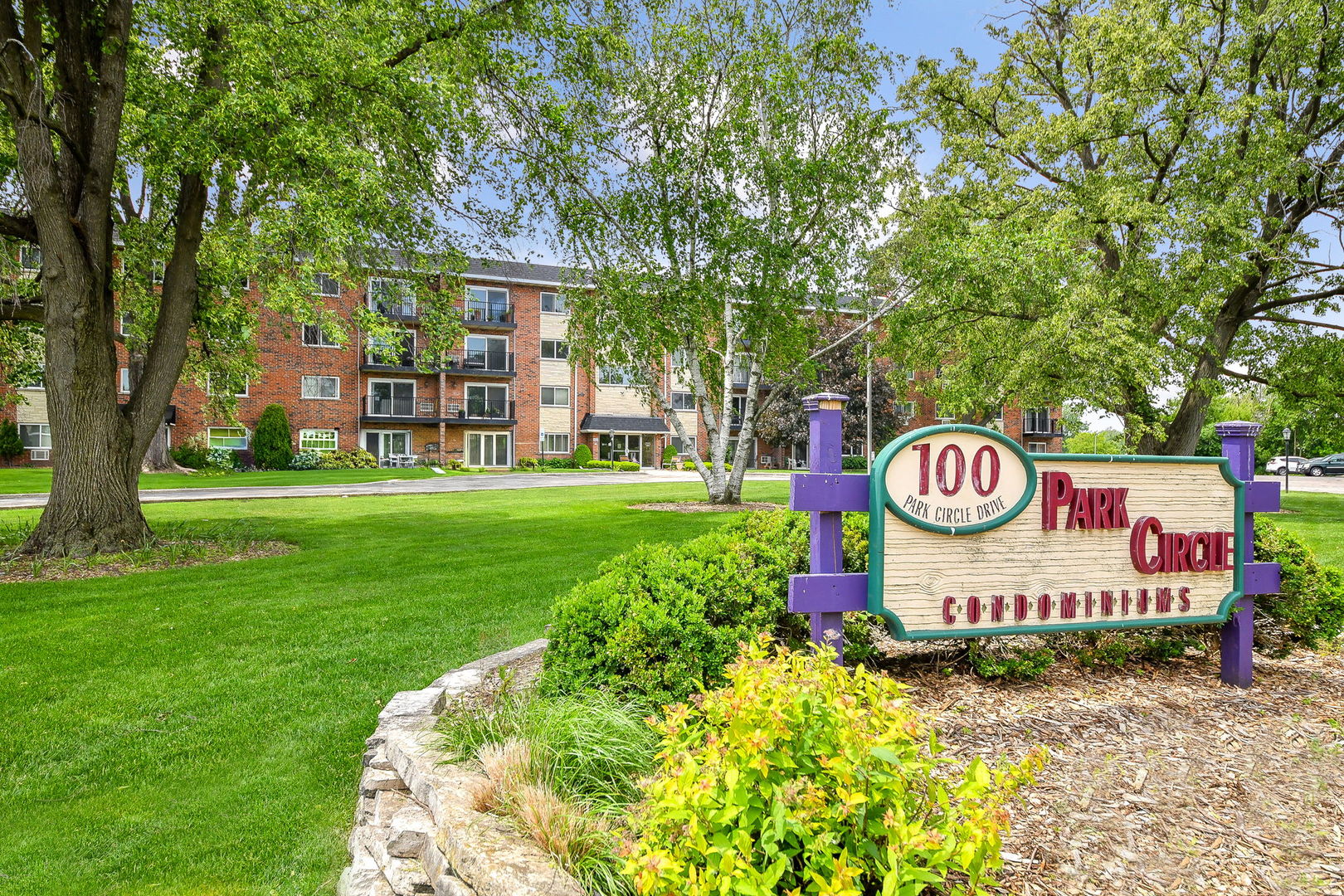100 Park Circle Unit: 1E