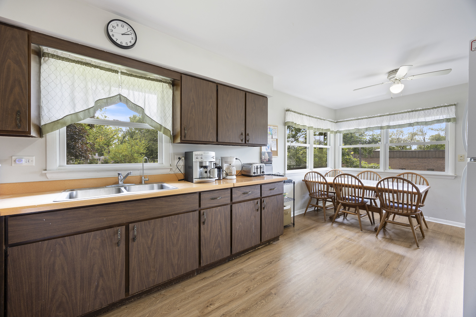 26W331 Geneva Road