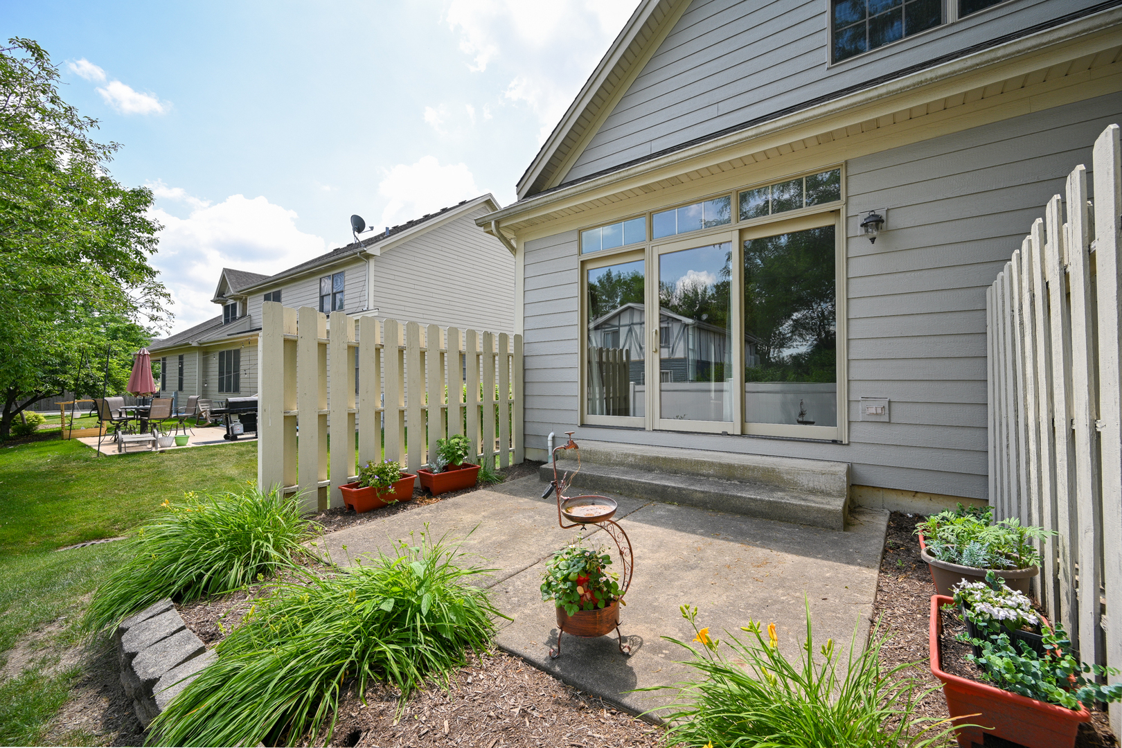 29W505 Cerny Circle