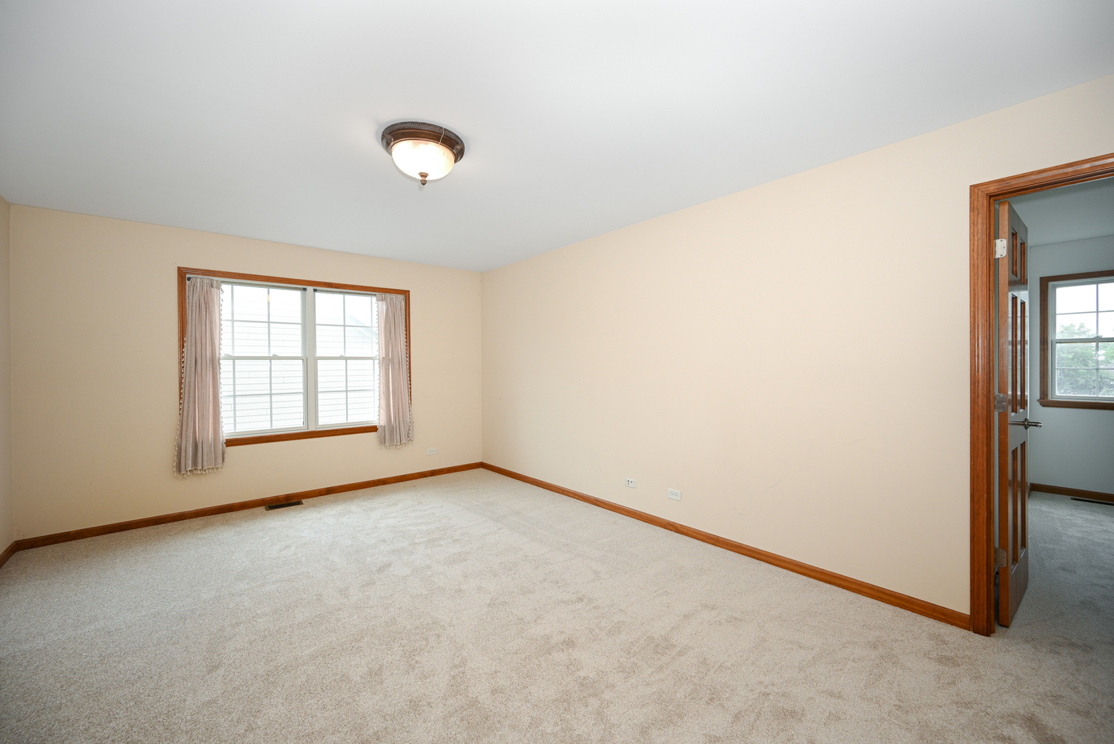 29W505 Cerny Circle