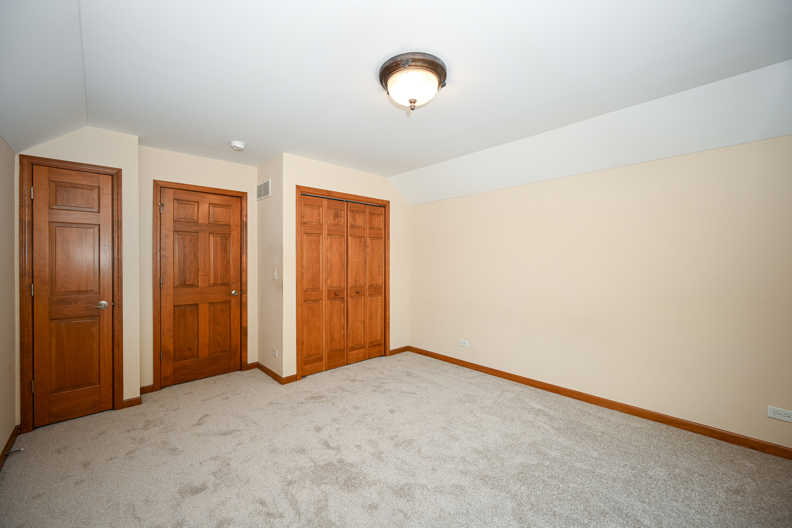 29W505 Cerny Circle