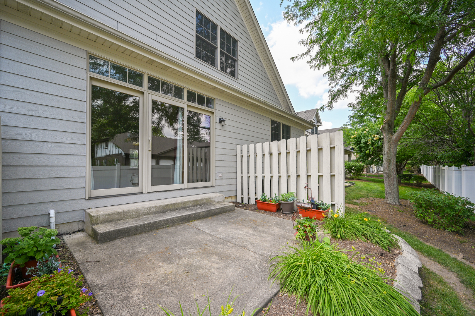 29W505 Cerny Circle