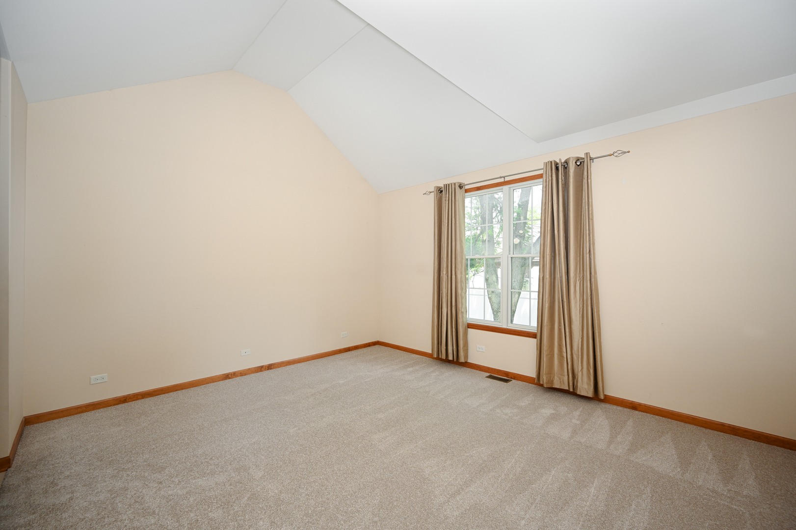 29W505 Cerny Circle