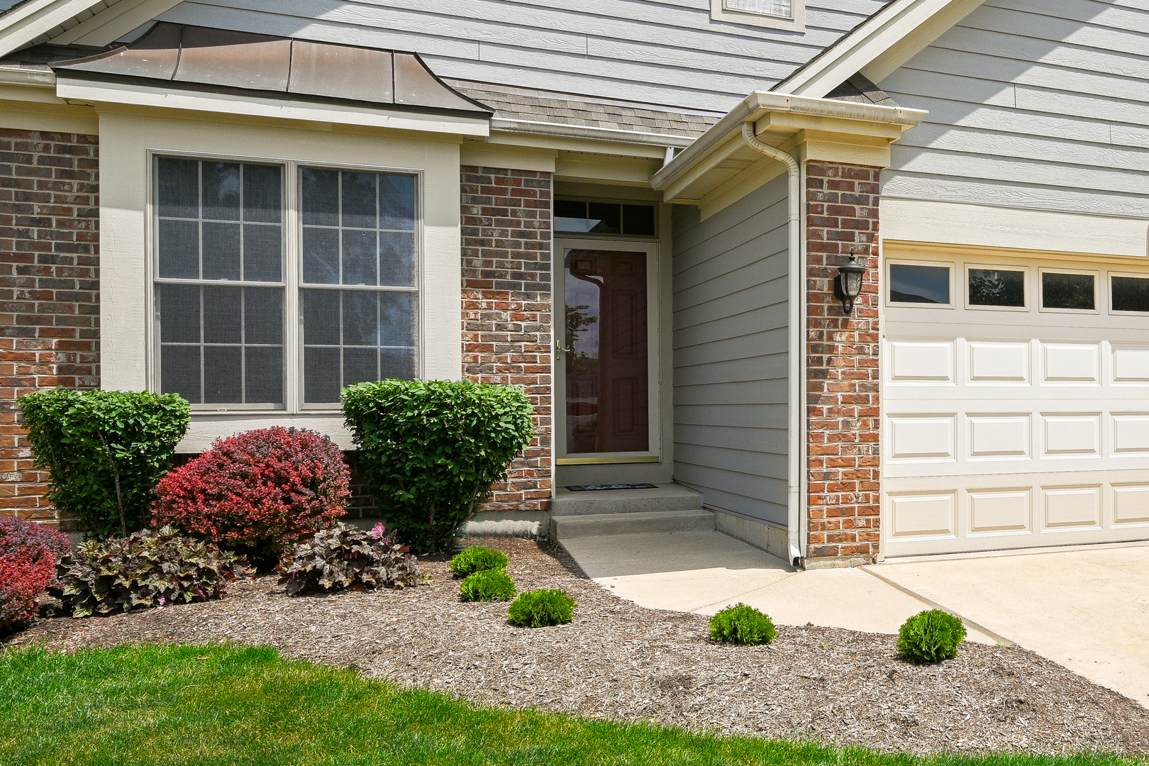 29W505 Cerny Circle