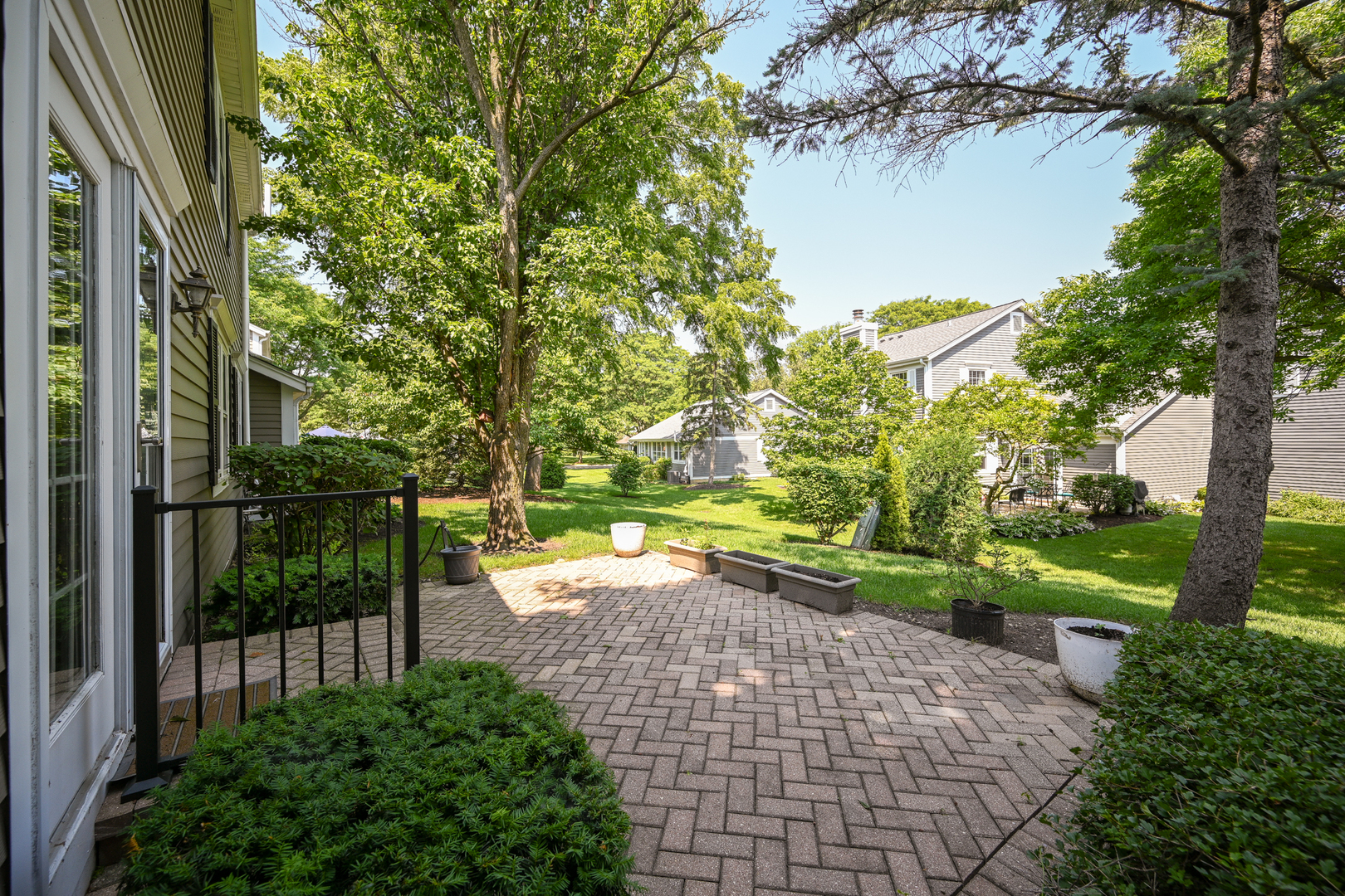 1075 Creekside Drive