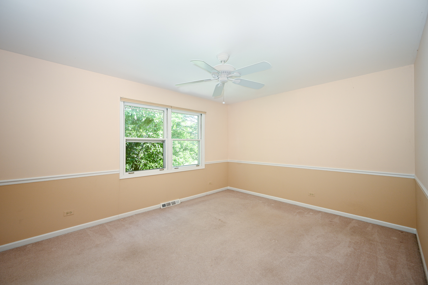 1075 Creekside Drive