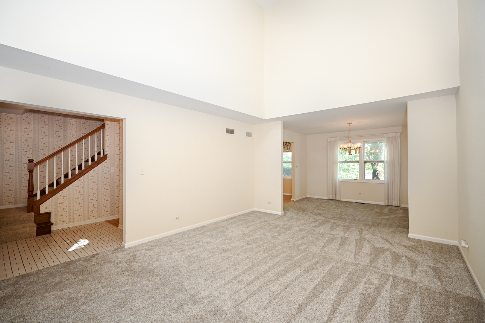 1075 Creekside Drive