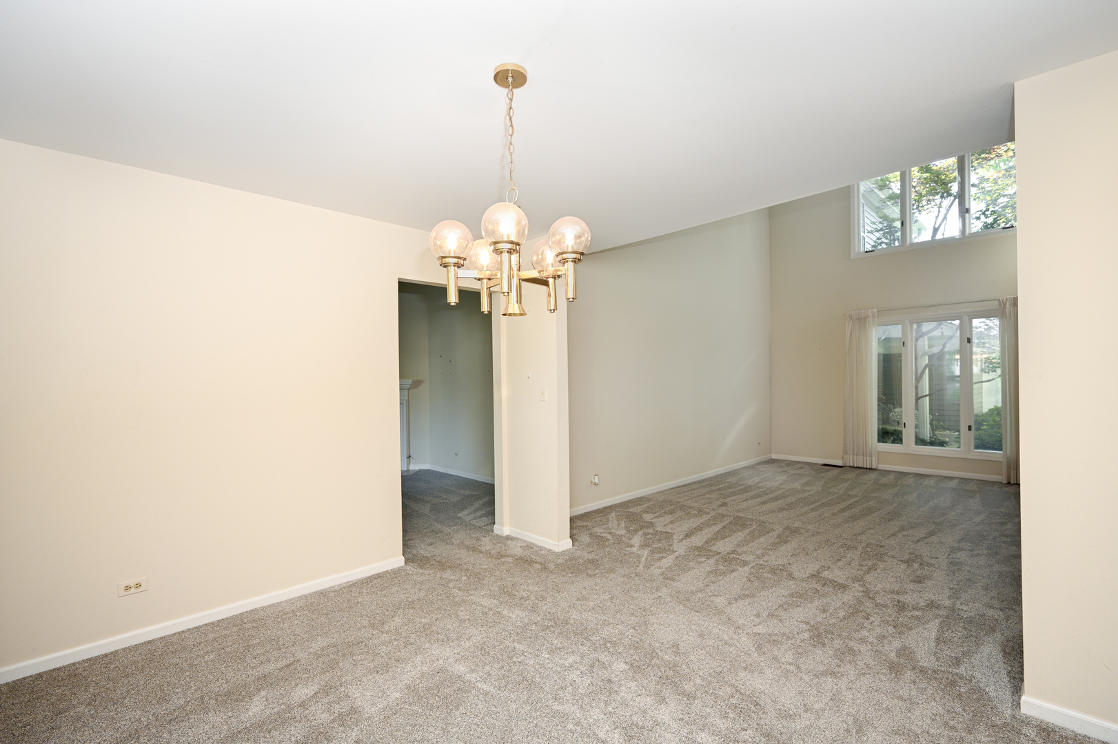 1075 Creekside Drive