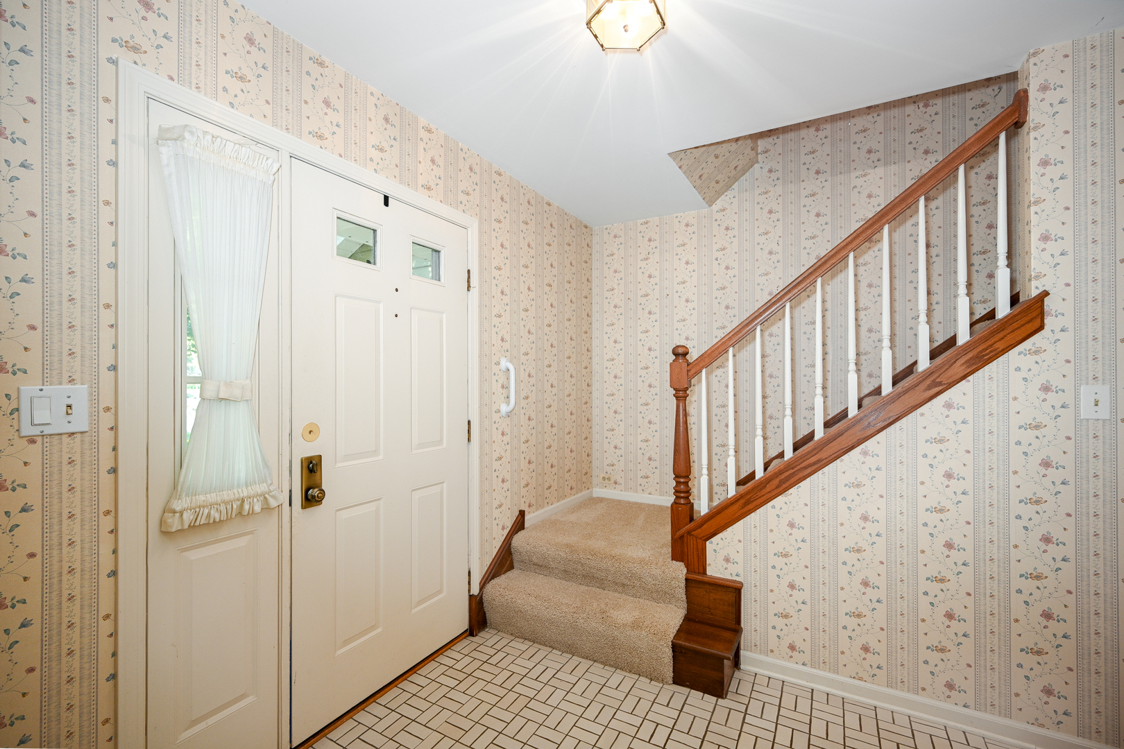 1075 Creekside Drive