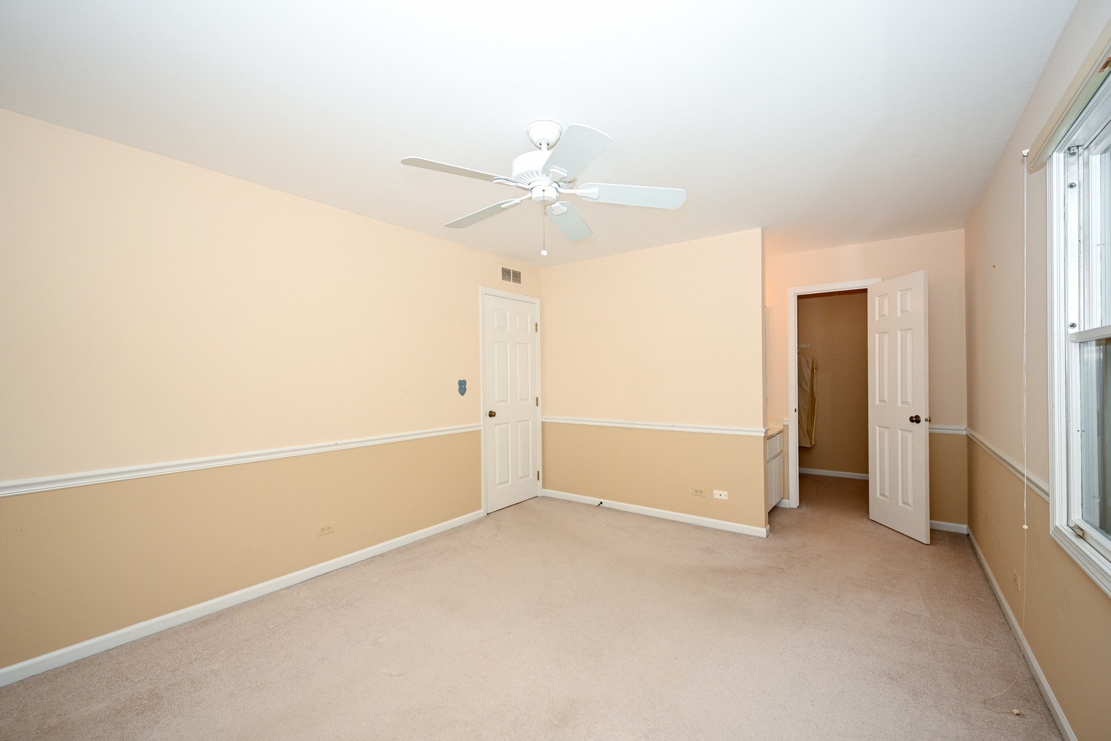 1075 Creekside Drive
