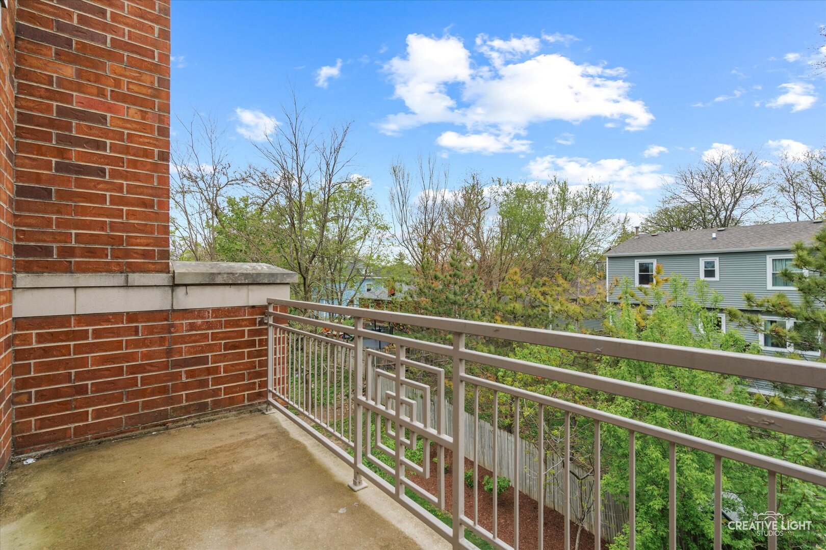 515 Main Street Unit: 402