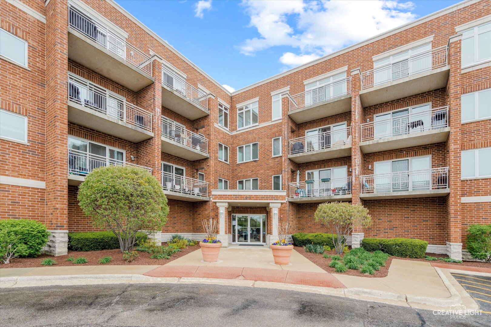 515 Main Street Unit: 402