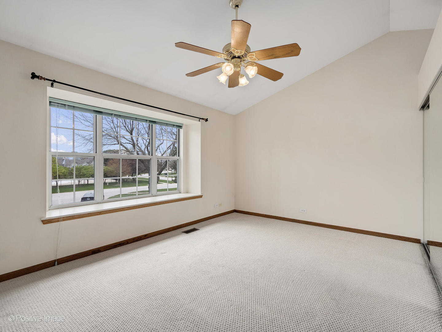 30W003 WILLOW Court Unit: 003