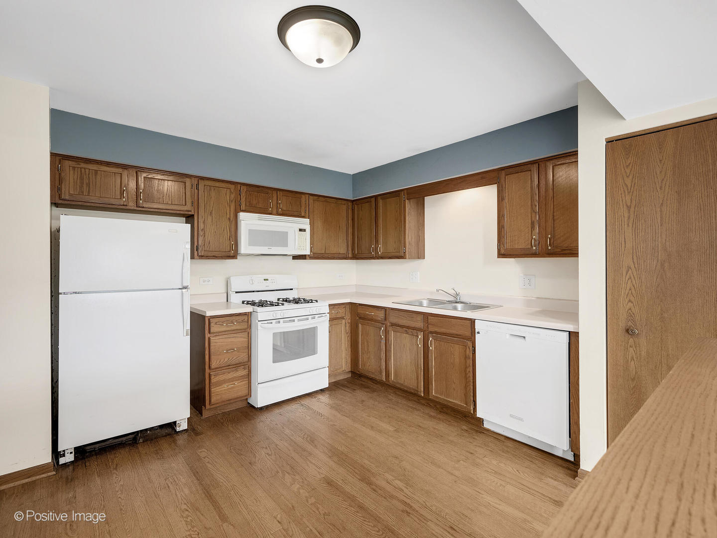 30W003 WILLOW Court Unit: 003