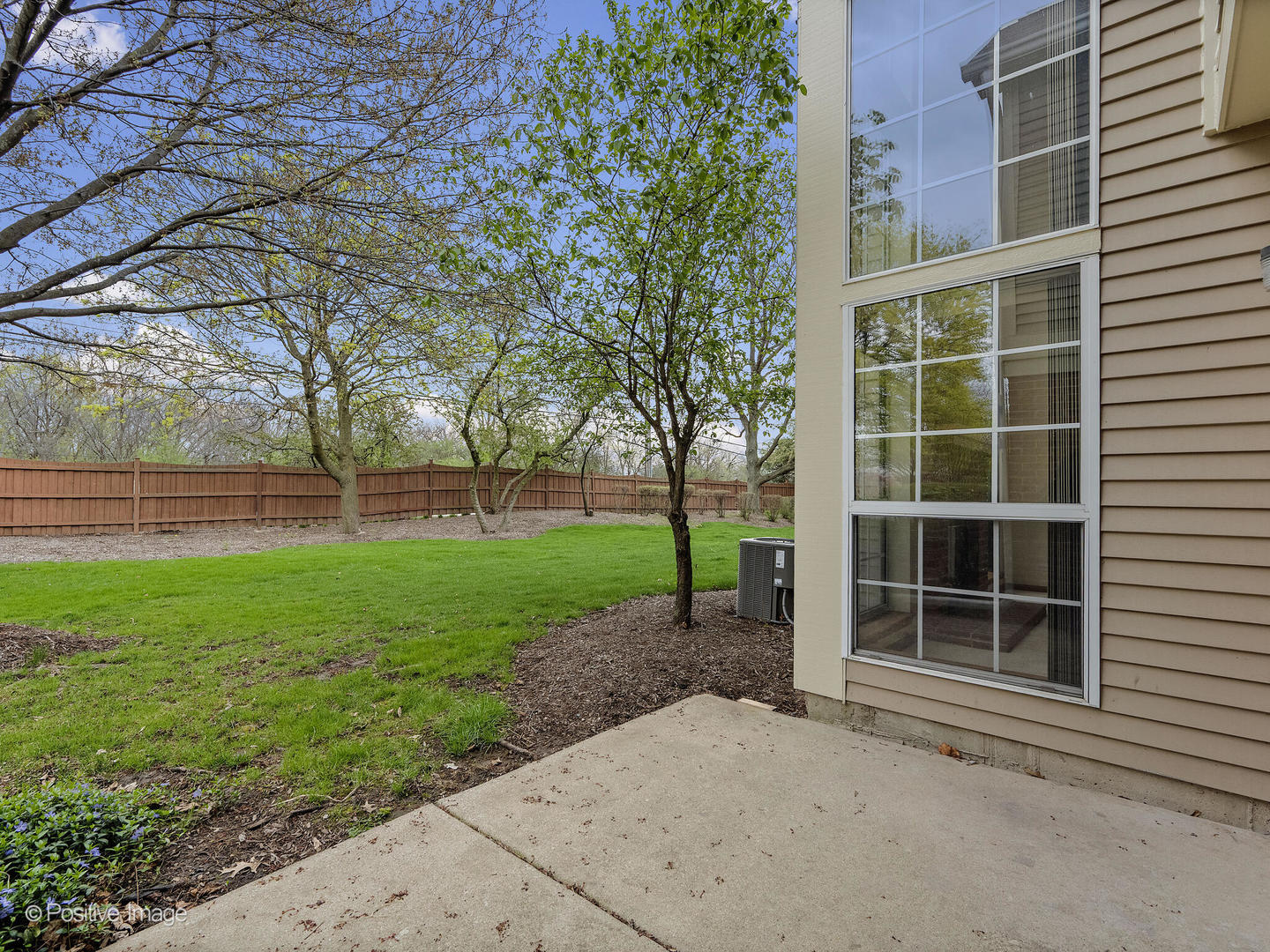 30W003 WILLOW Court Unit: 003
