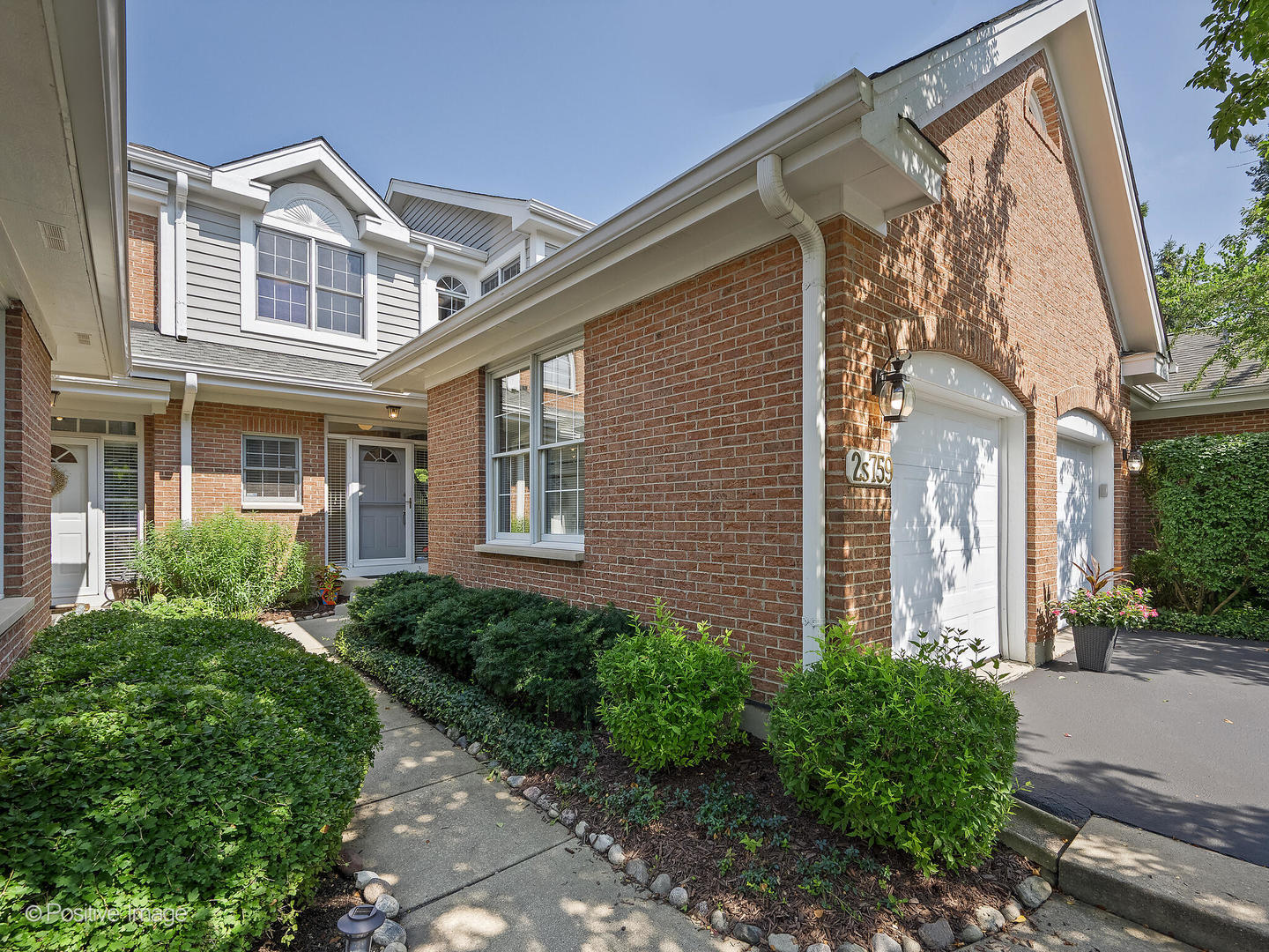 2S759 Lakeside Drive