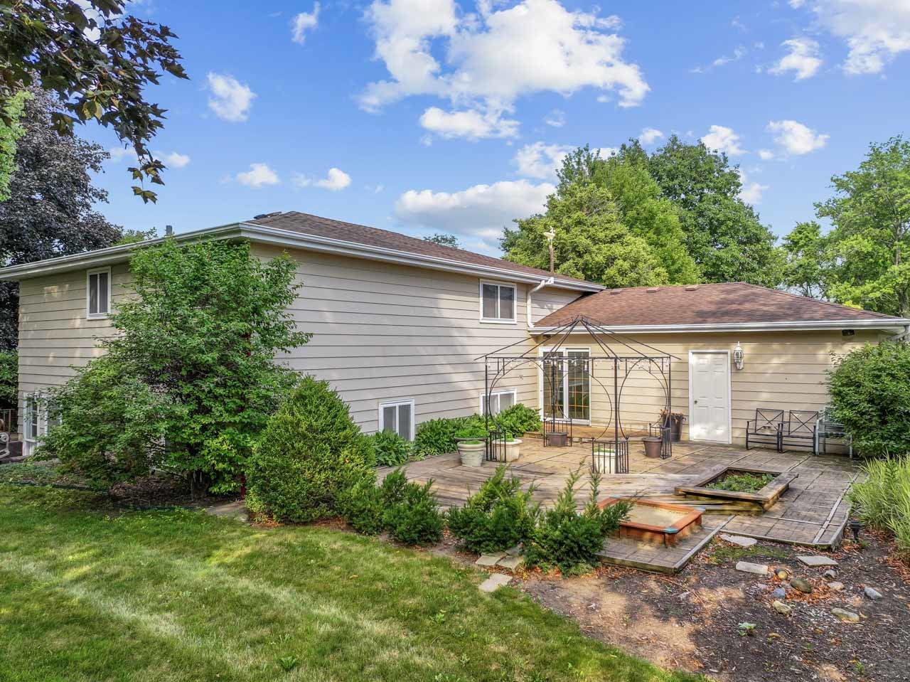 1516 Pembroke Lane