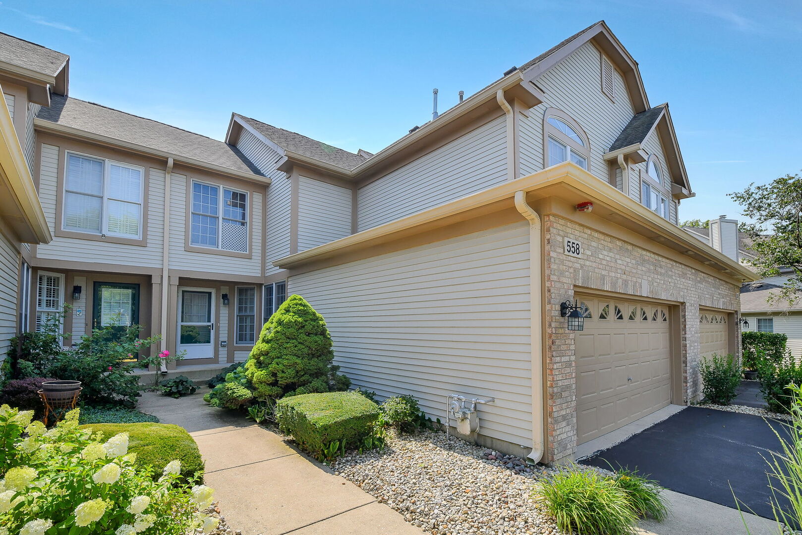 558 Harlowe Lane