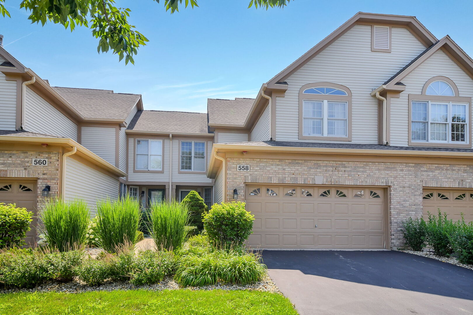 558 Harlowe Lane