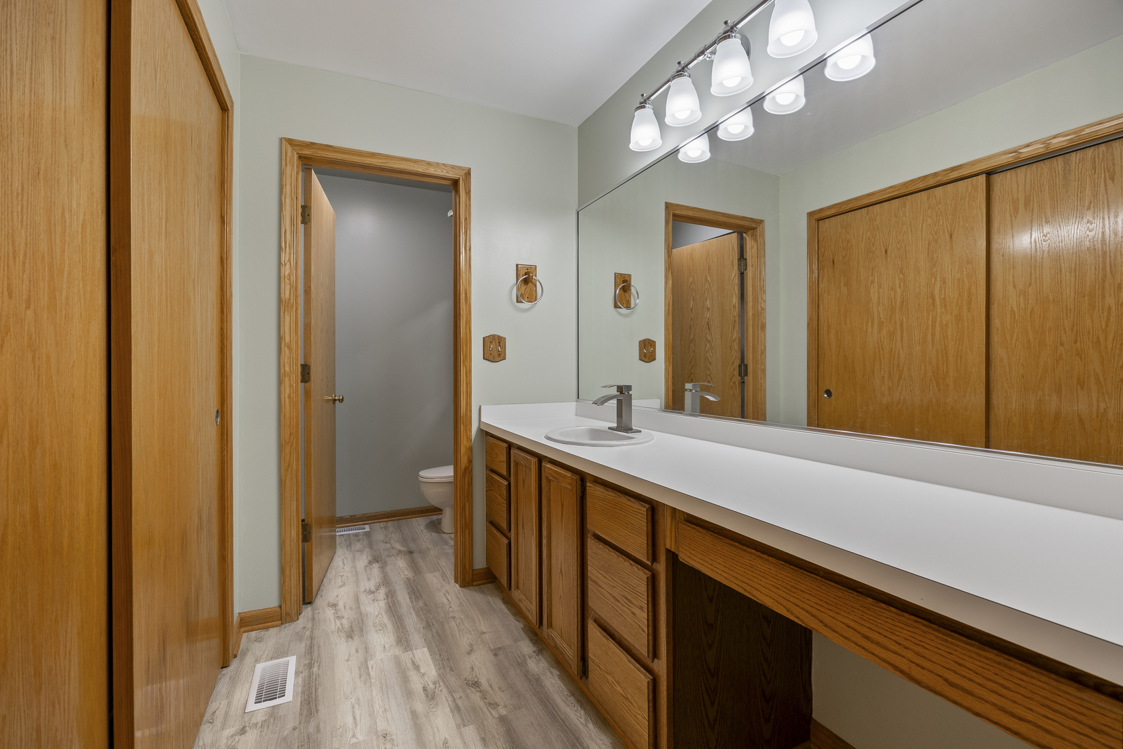 1N120 Darling Street