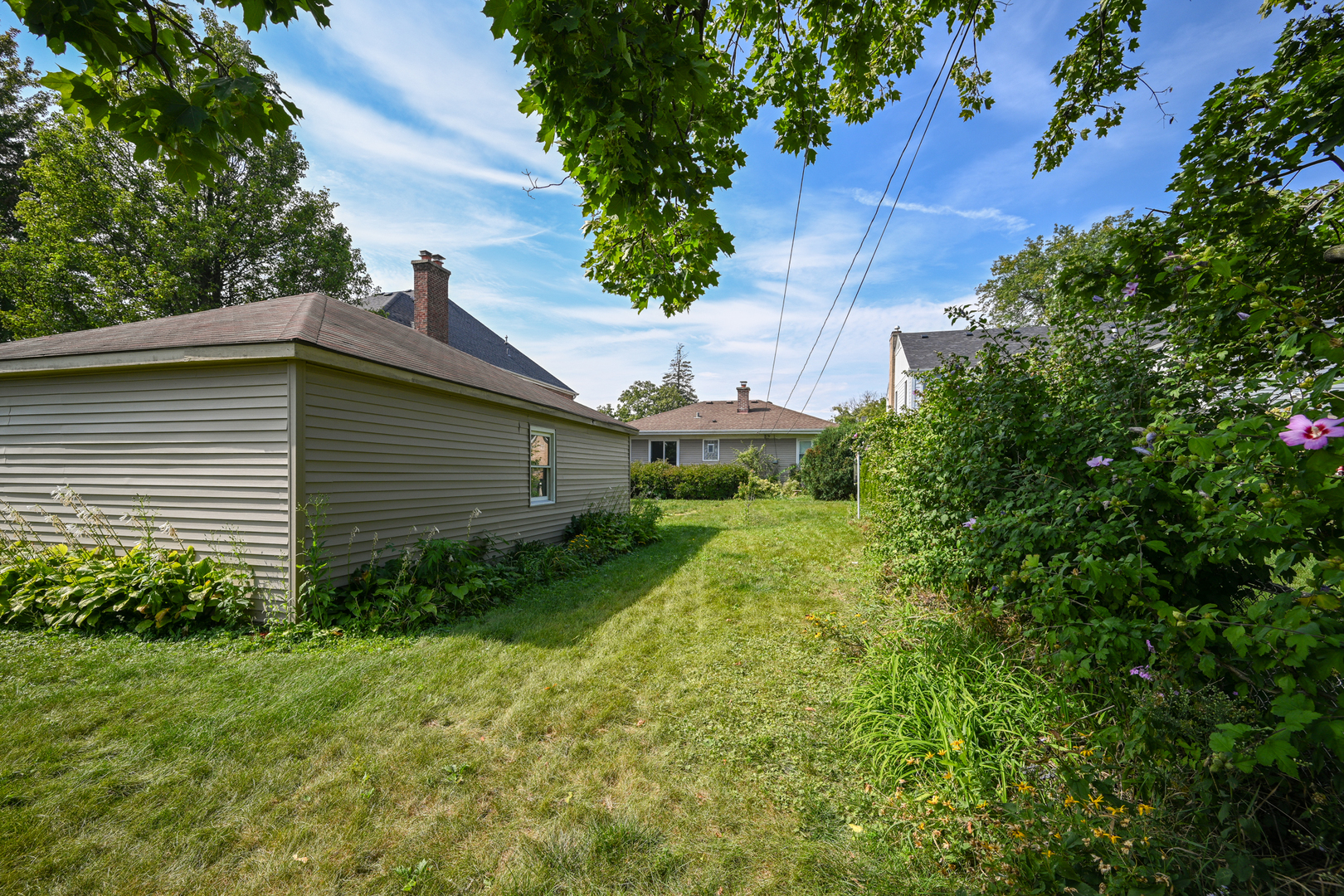 325 N Highview Avenue