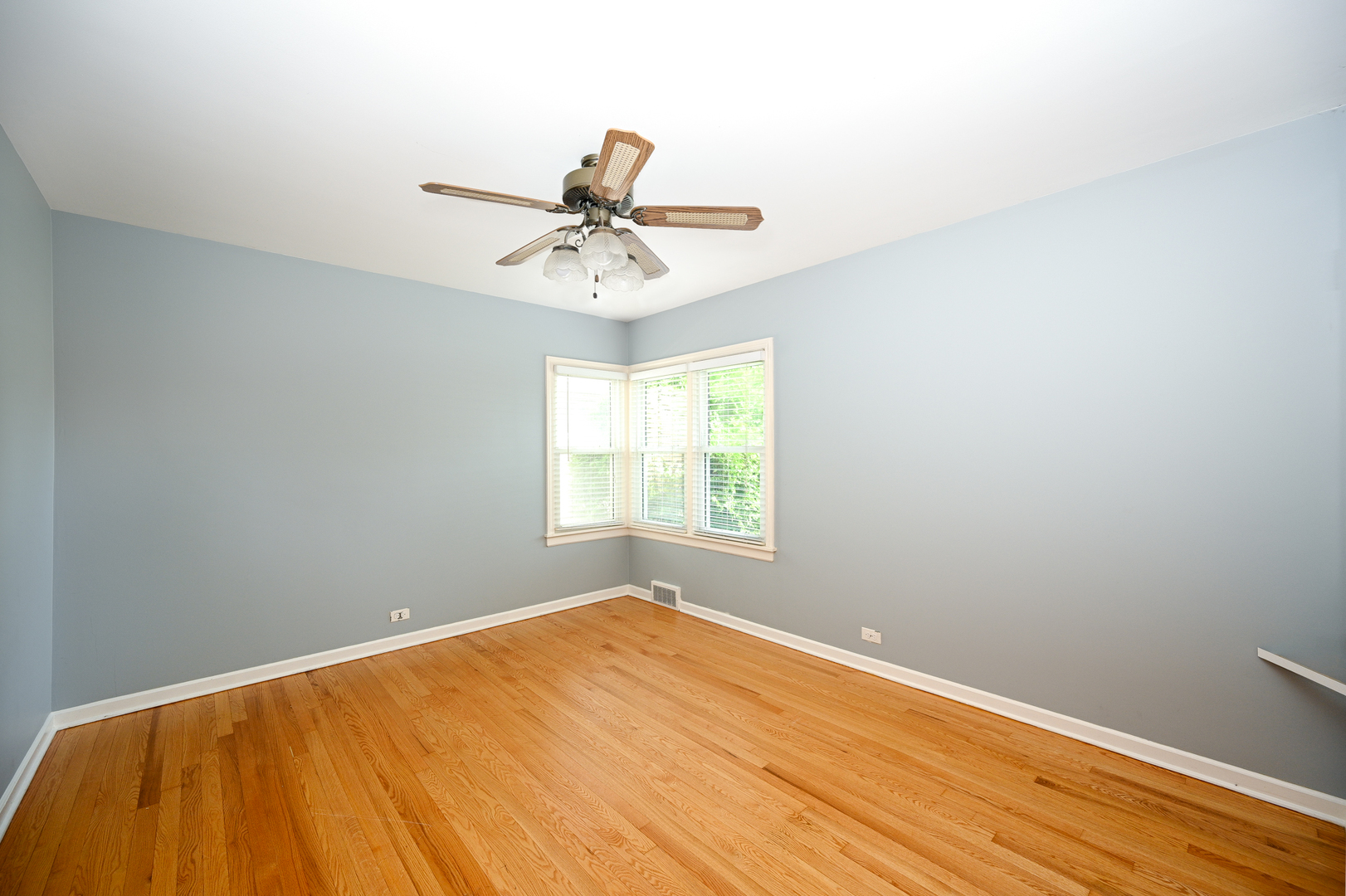 325 N Highview Avenue