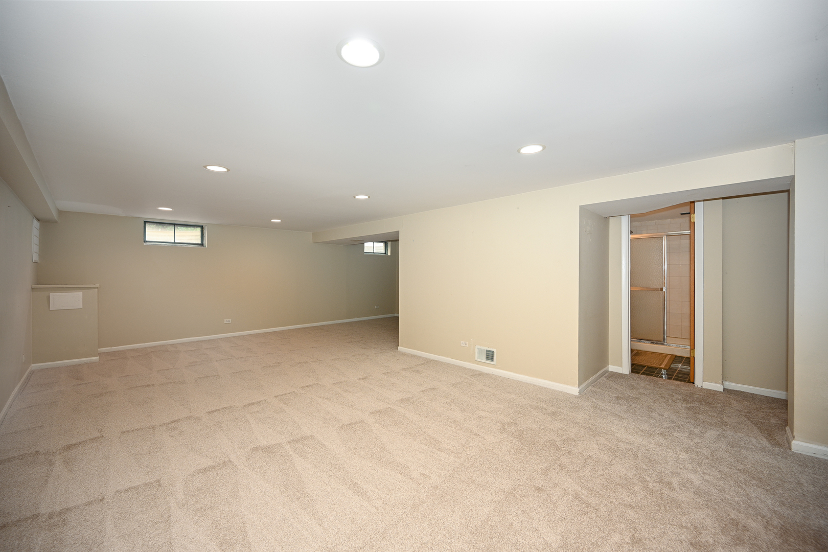 325 N Highview Avenue